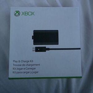 Xbox Play& Charge Kit